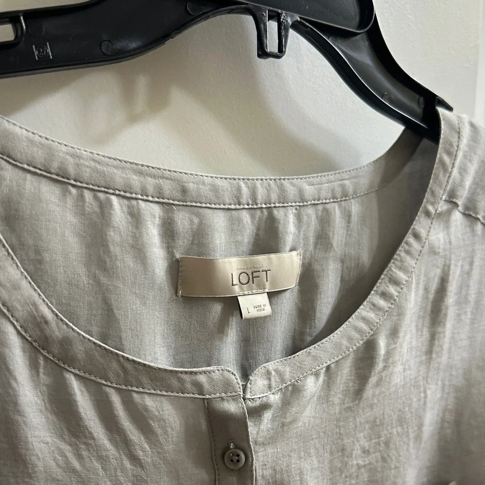 BNWT LOFT Light Gray Long Sleeve Sheer Blouse with Button Detail - Picture 6 of 6